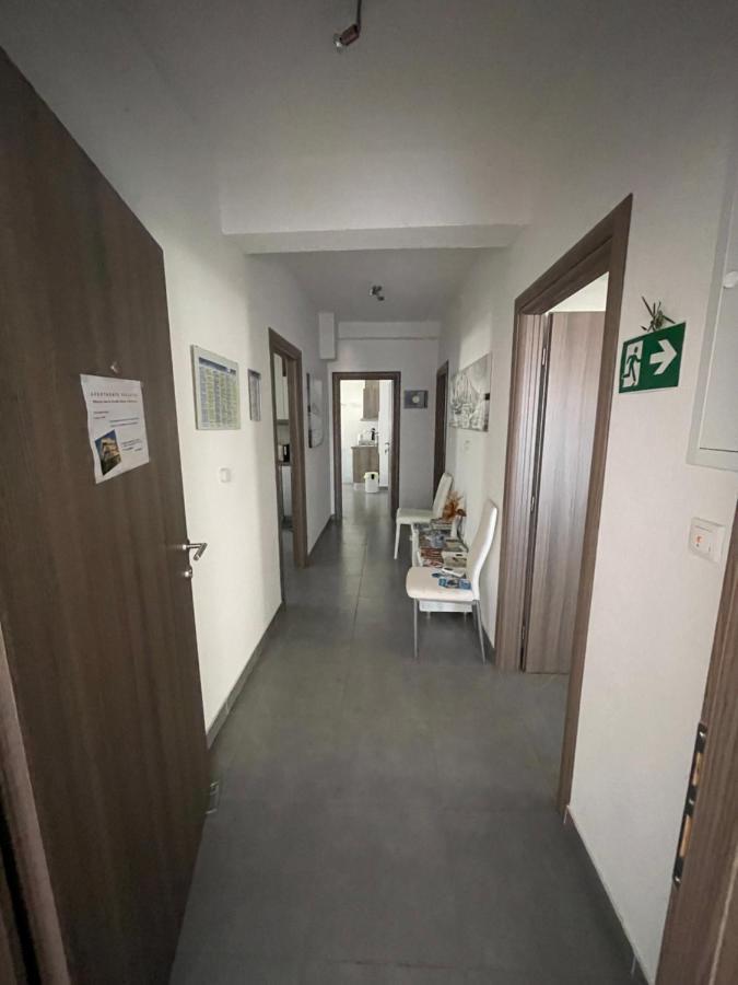 Apartments Nevistic Podstrana Ngoại thất bức ảnh