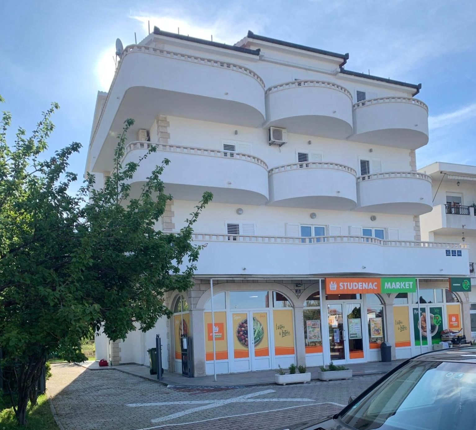 Apartments Nevistic Podstrana Ngoại thất bức ảnh