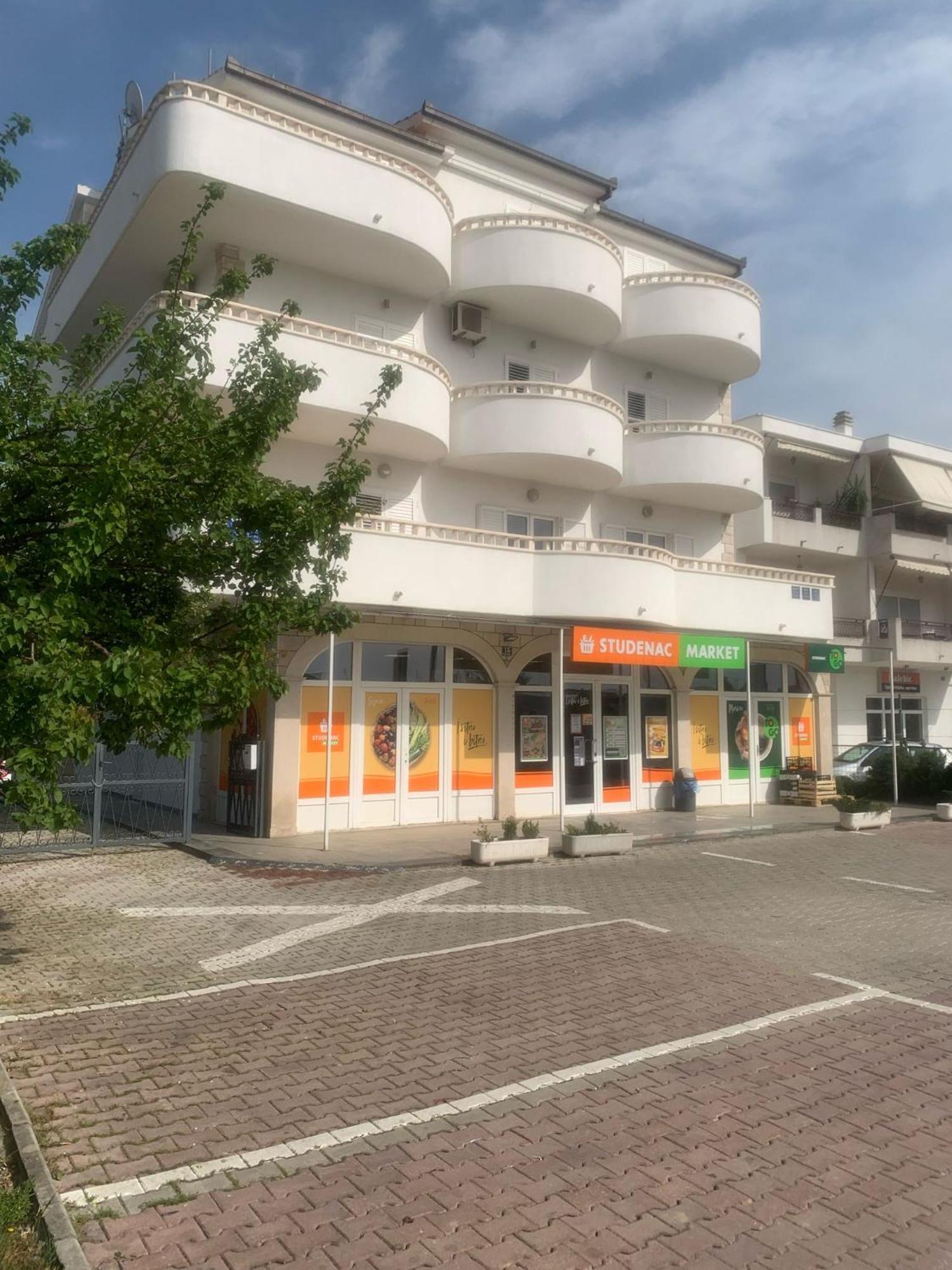 Apartments Nevistic Podstrana Ngoại thất bức ảnh