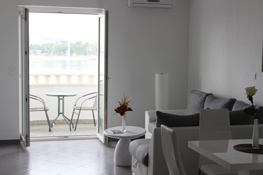 Apartments Nevistic Podstrana Ngoại thất bức ảnh