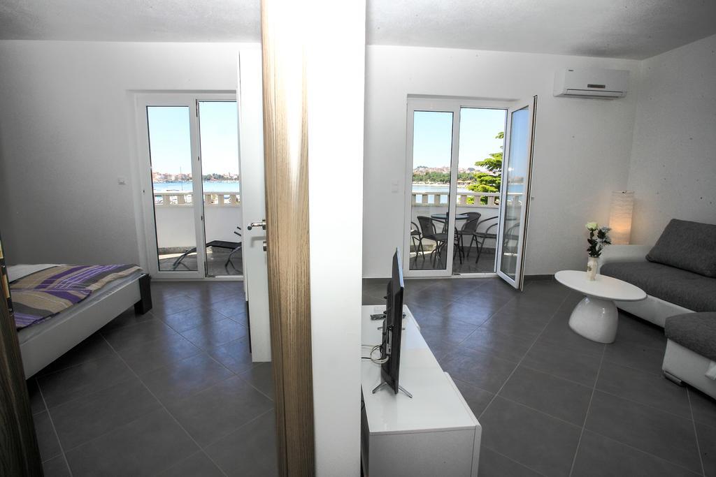 Apartments Nevistic Podstrana Ngoại thất bức ảnh