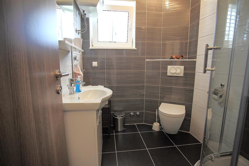 Apartments Nevistic Podstrana Ngoại thất bức ảnh