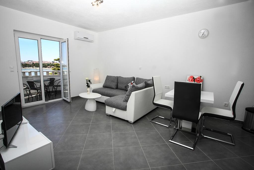 Apartments Nevistic Podstrana Ngoại thất bức ảnh